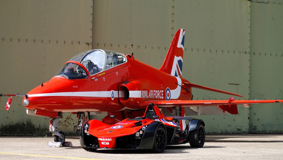 mono alongside jet